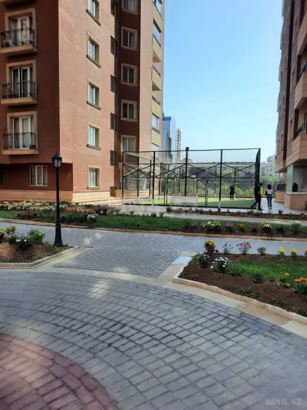 Satılır 6 otaqlı mənzil 501 m²
