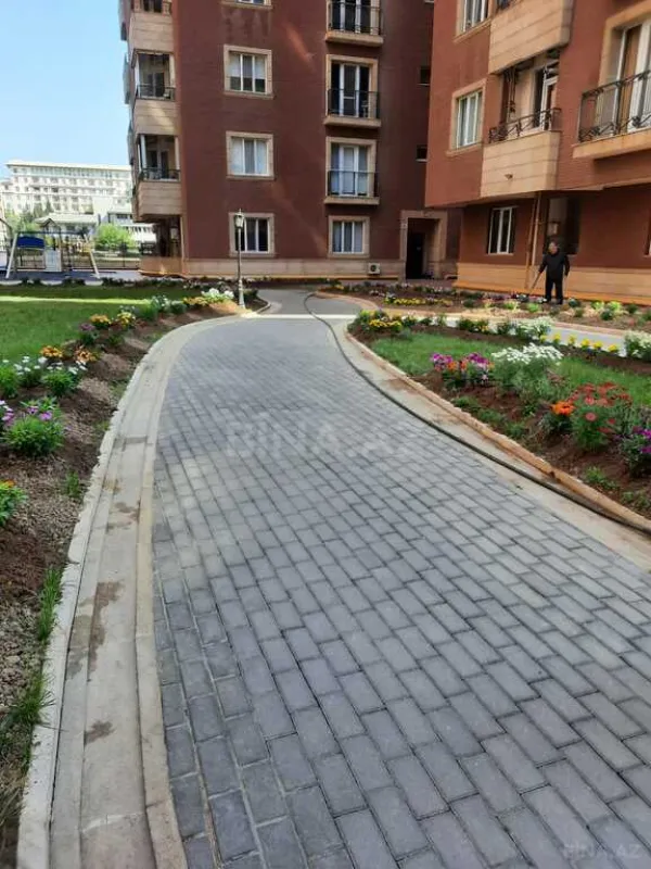 Satılır 6 otaqlı mənzil 501 m²