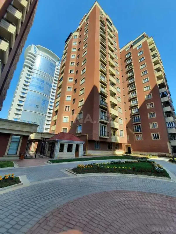 Satılır 6 otaqlı mənzil 501 m²