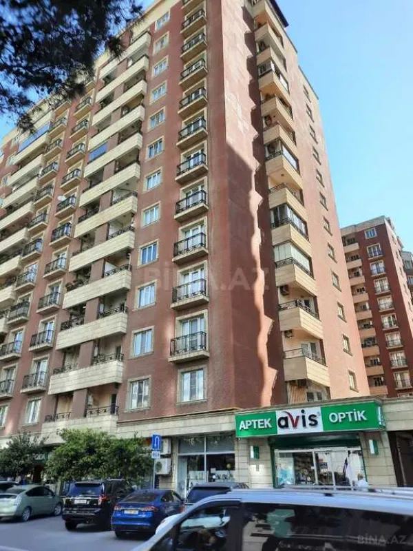 Satılır 6 otaqlı mənzil 501 m²