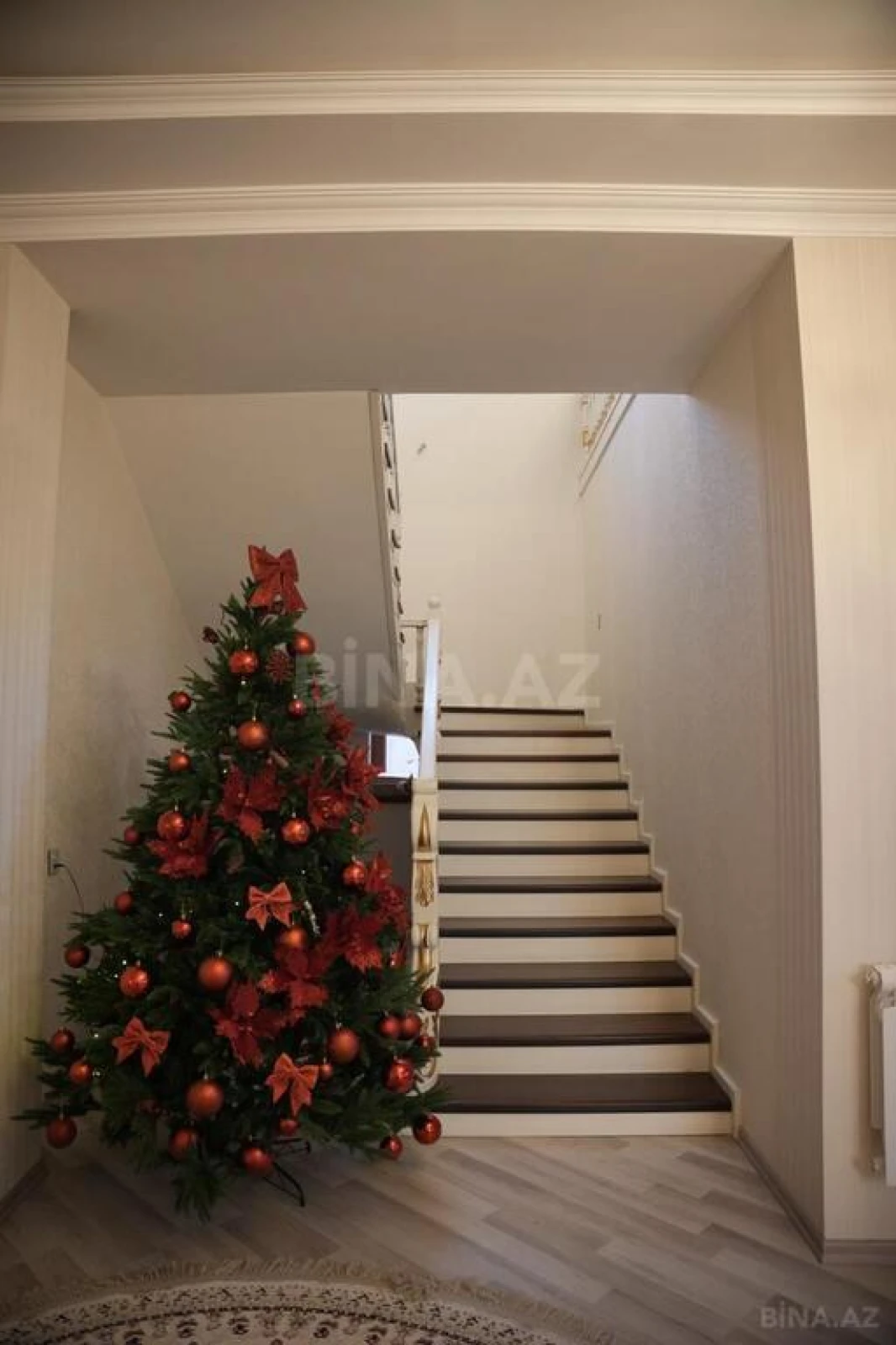 Satılır 7 otaqlı həyət evi 311 m²