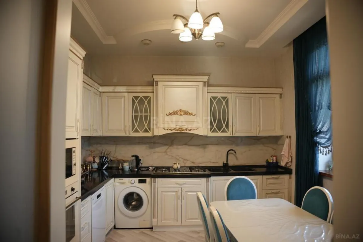 Satılır 7 otaqlı həyət evi 311 m²