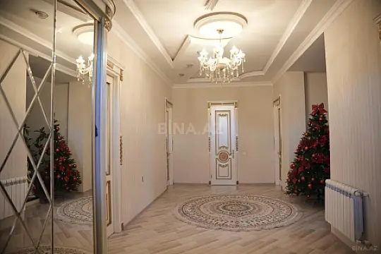 Satılır 7 otaqlı həyət evi 311 m²