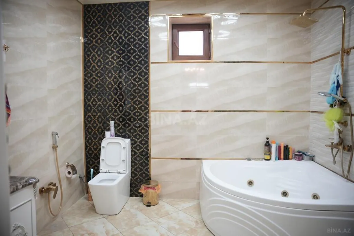 Satılır 7 otaqlı həyət evi 311 m²