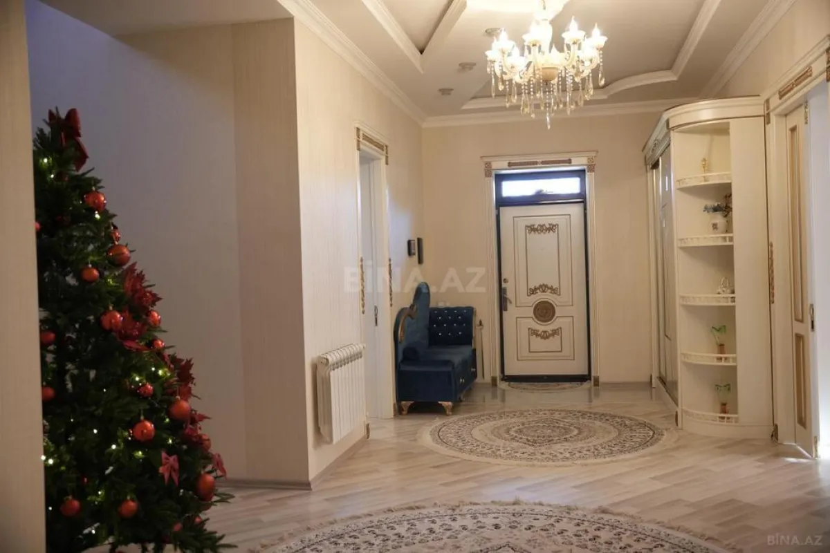 Satılır 7 otaqlı həyət evi 311 m²