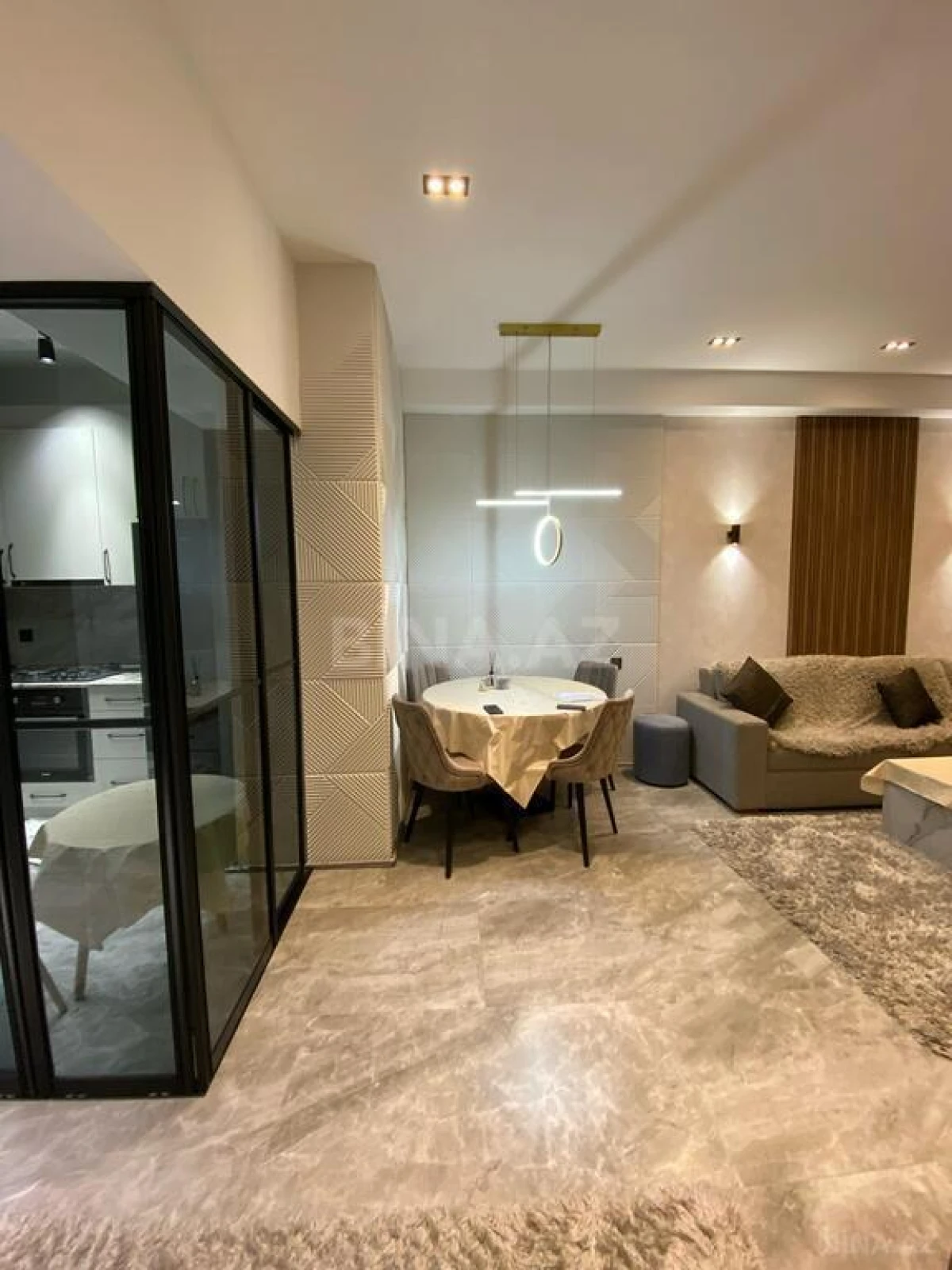 Kirayə verilir 2 otaqlı mənzil 71 m²