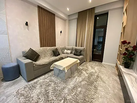 Kirayə verilir 2 otaqlı mənzil 71 m²
