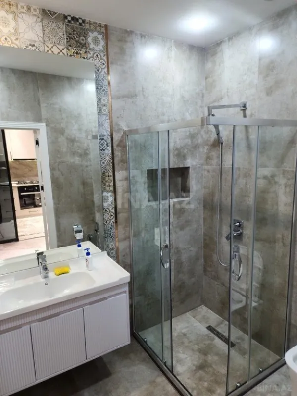 Kirayə verilir 2 otaqlı mənzil 71 m²
