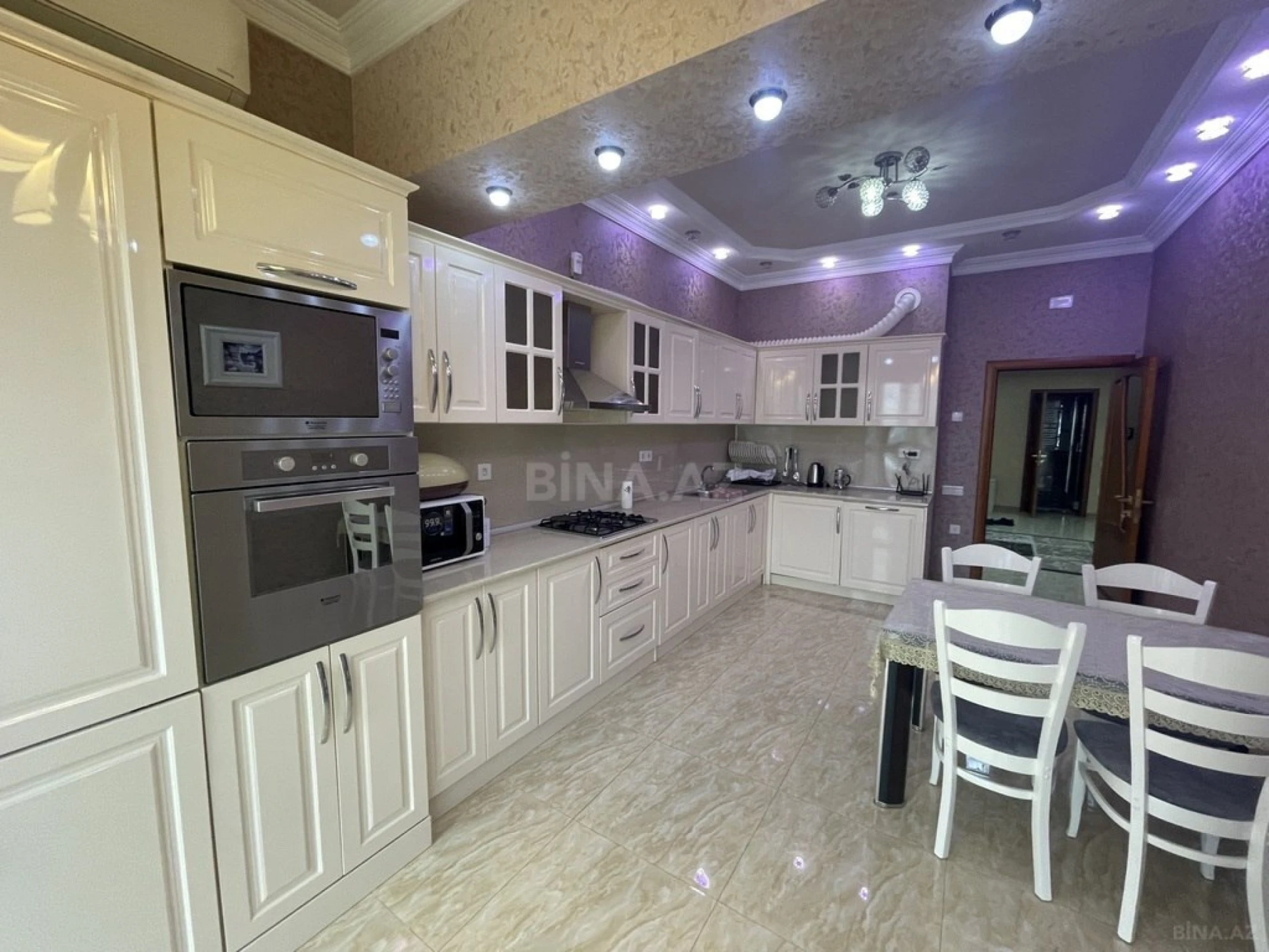 Kirayə verilir 4 otaqlı mənzil 181 m²