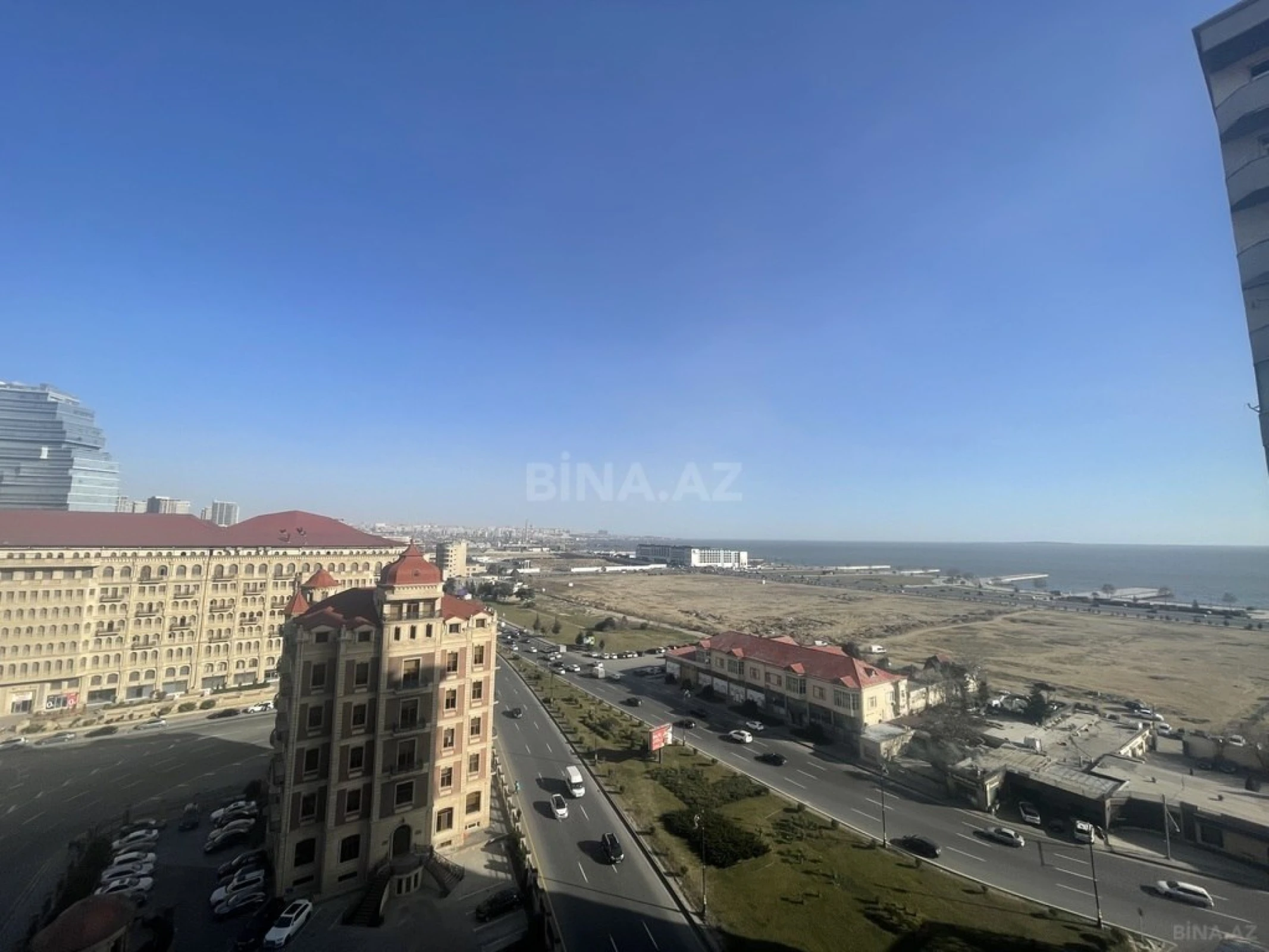 Kirayə verilir 4 otaqlı mənzil 181 m²