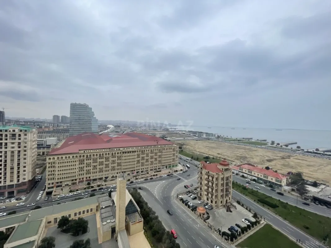 Kirayə verilir 4 otaqlı mənzil 181 m²