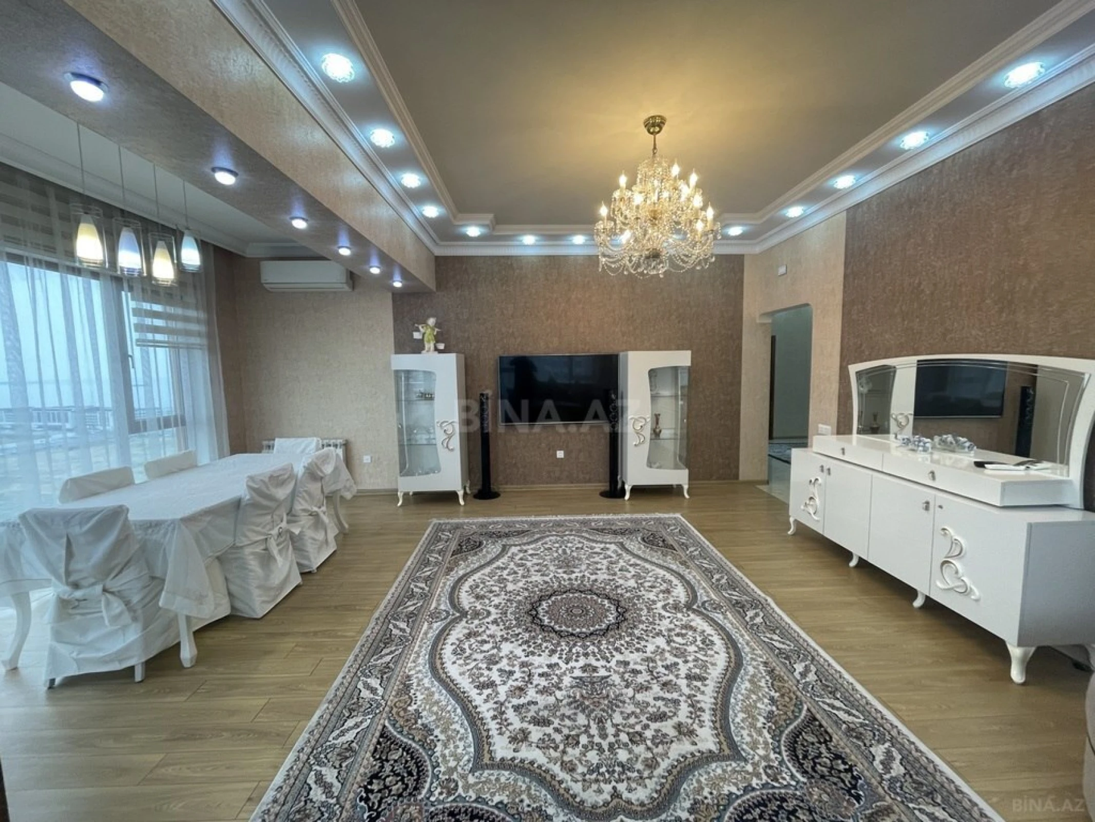Kirayə verilir 4 otaqlı mənzil 181 m²