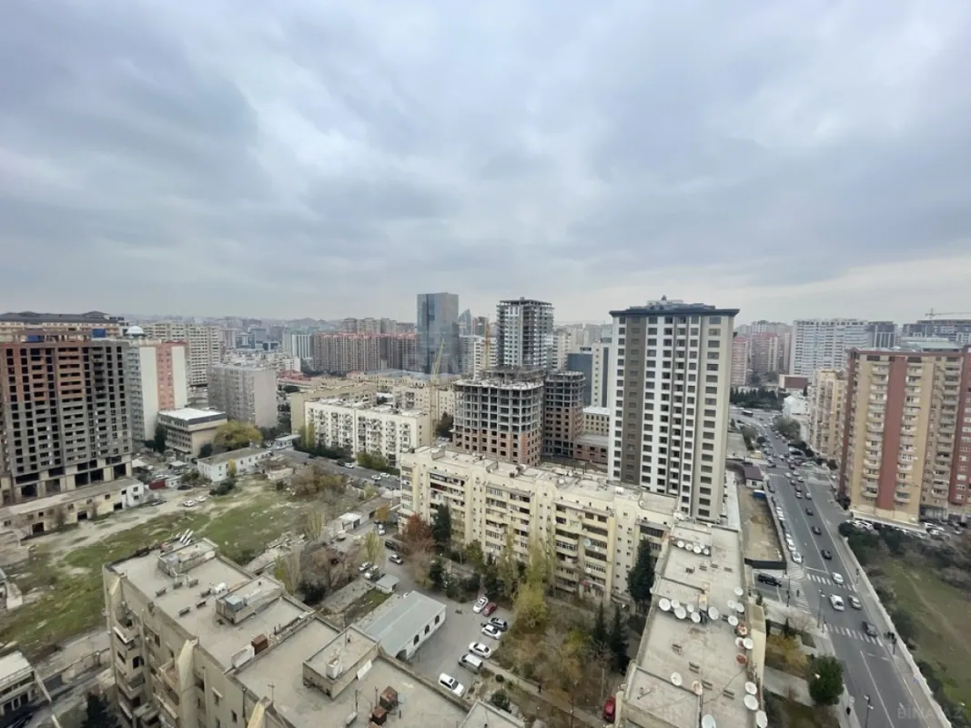 Kirayə verilir 4 otaqlı mənzil 181 m²