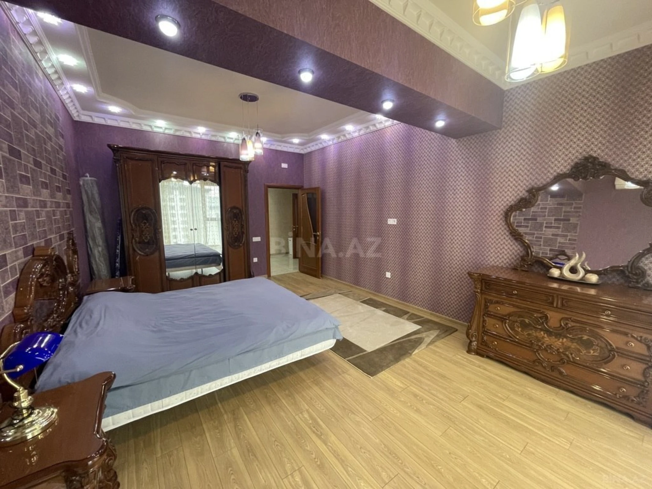 Kirayə verilir 4 otaqlı mənzil 181 m²