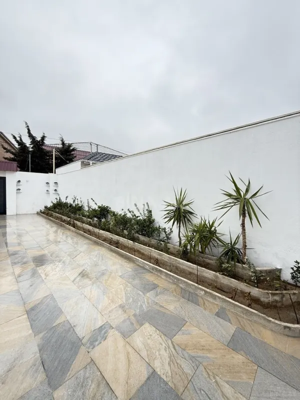 Satılır 4 otaqlı həyət evi 165 m²