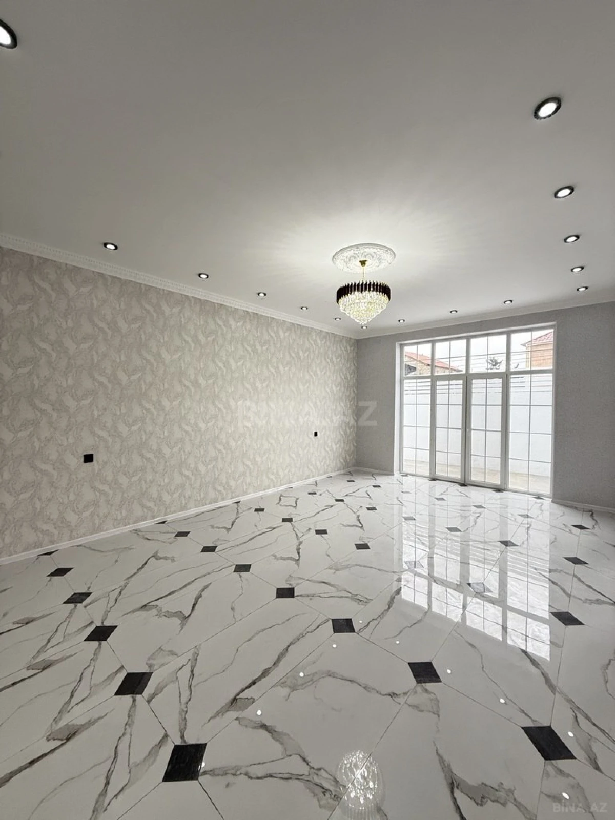 Satılır 4 otaqlı həyət evi 165 m²