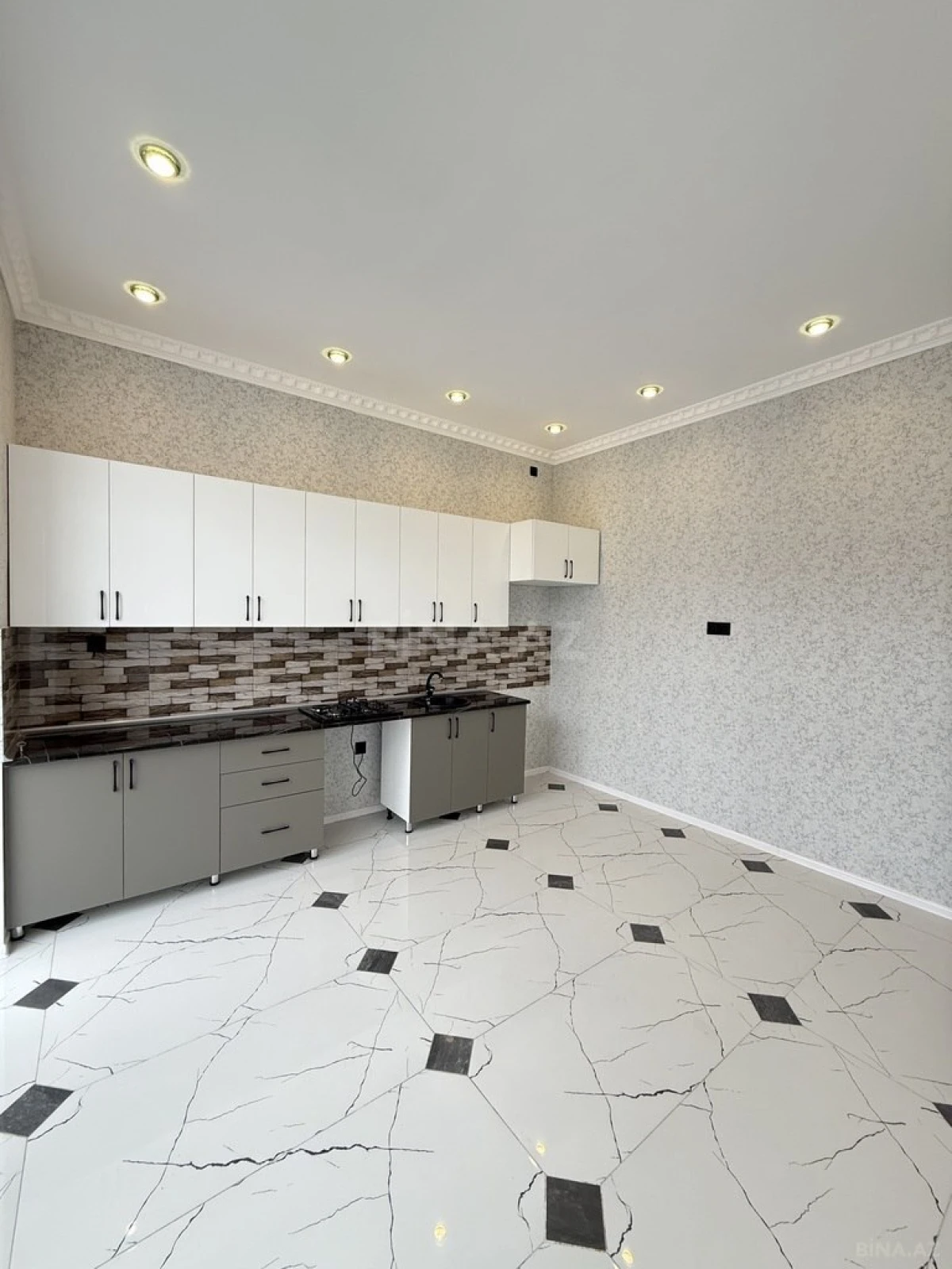 Satılır 4 otaqlı həyət evi 165 m²
