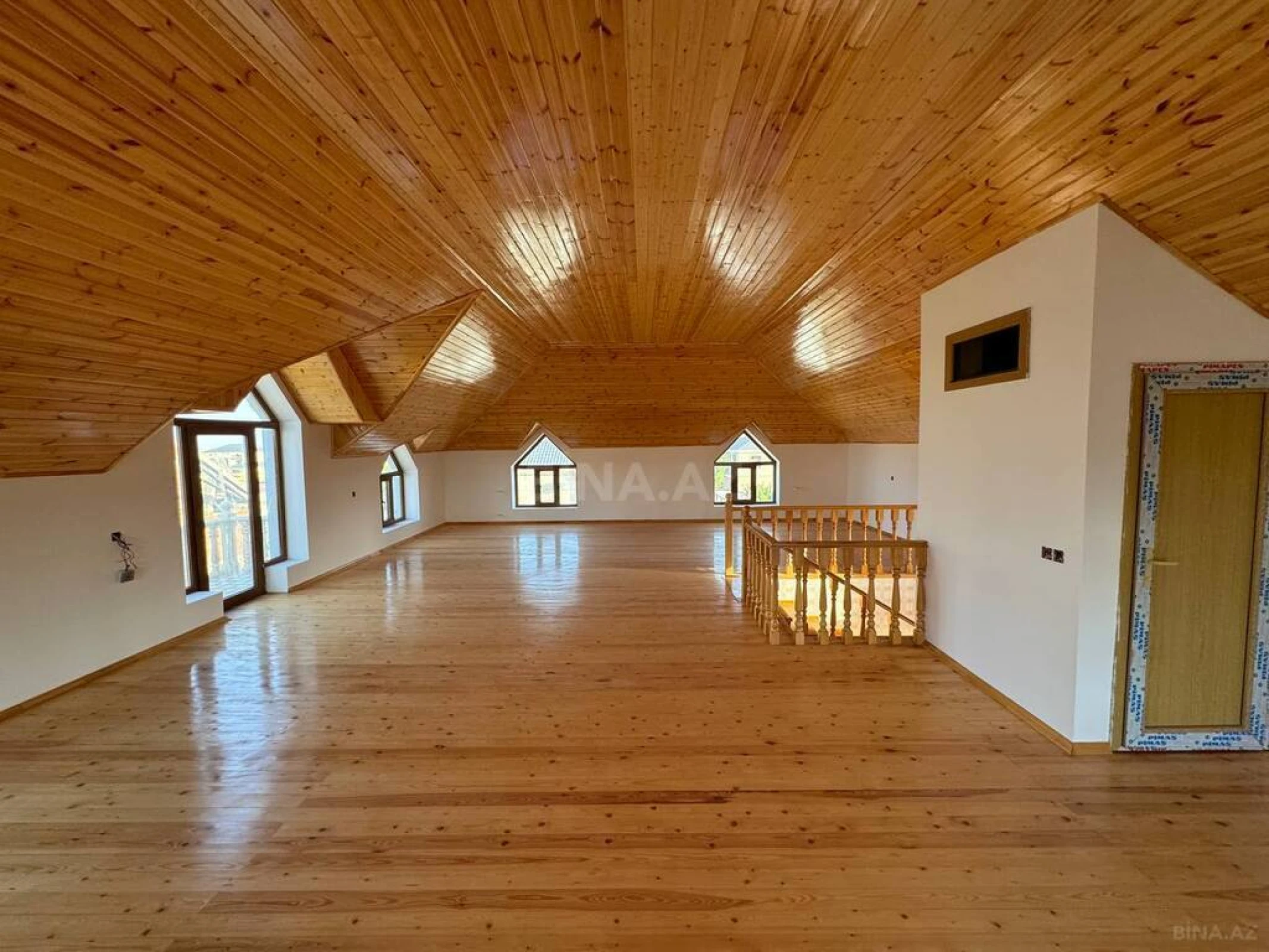 Satılır 6 otaqlı həyət evi 360 m²