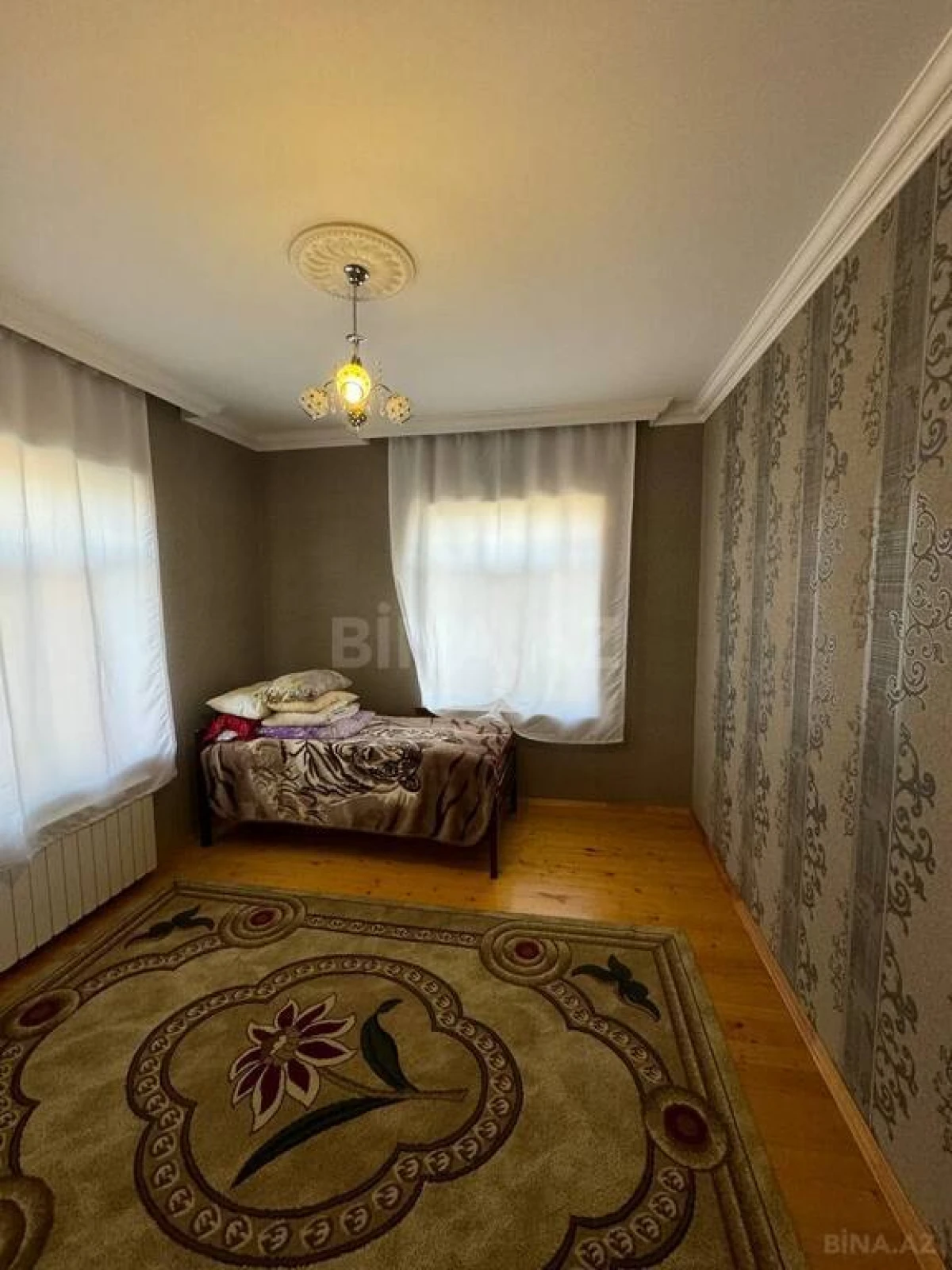 Satılır 6 otaqlı həyət evi 360 m²