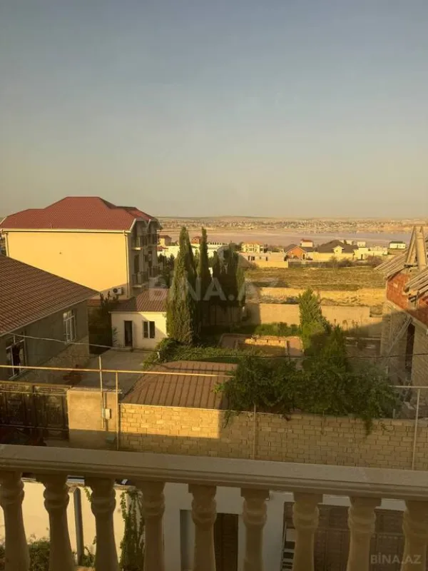 Satılır 6 otaqlı həyət evi 360 m²