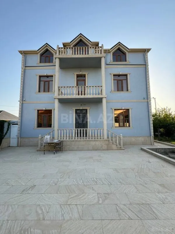 Satılır 6 otaqlı həyət evi 360 m²