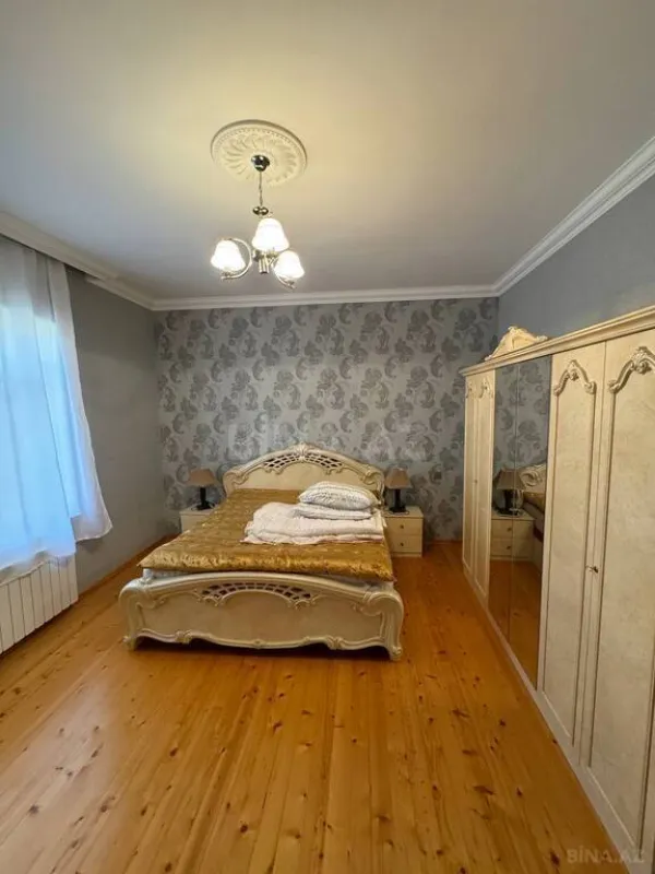 Satılır 6 otaqlı həyət evi 360 m²