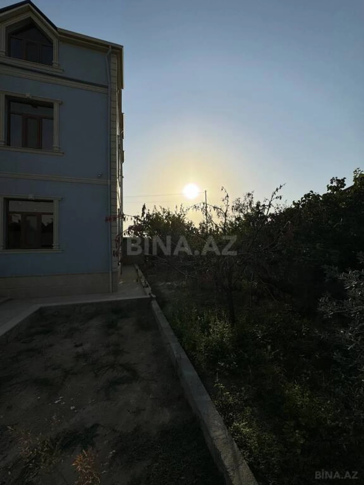 Satılır 6 otaqlı həyət evi 360 m²