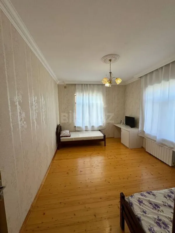 Satılır 6 otaqlı həyət evi 360 m²