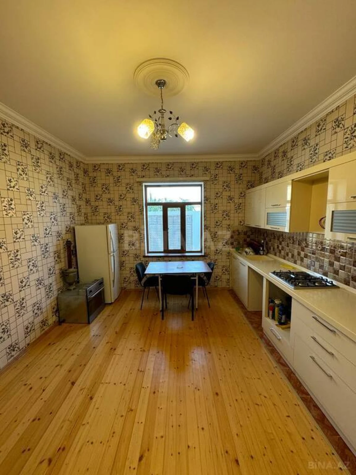 Satılır 6 otaqlı həyət evi 360 m²