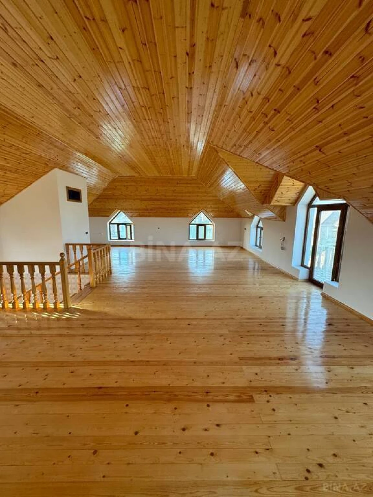 Satılır 6 otaqlı həyət evi 360 m²