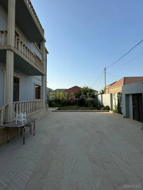 Satılır 6 otaqlı həyət evi 360 m²
