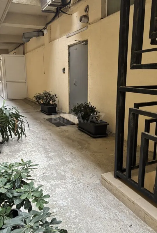 Satılır obyekt 250 m²