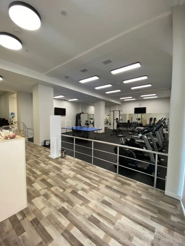 Satılır obyekt 250 m²