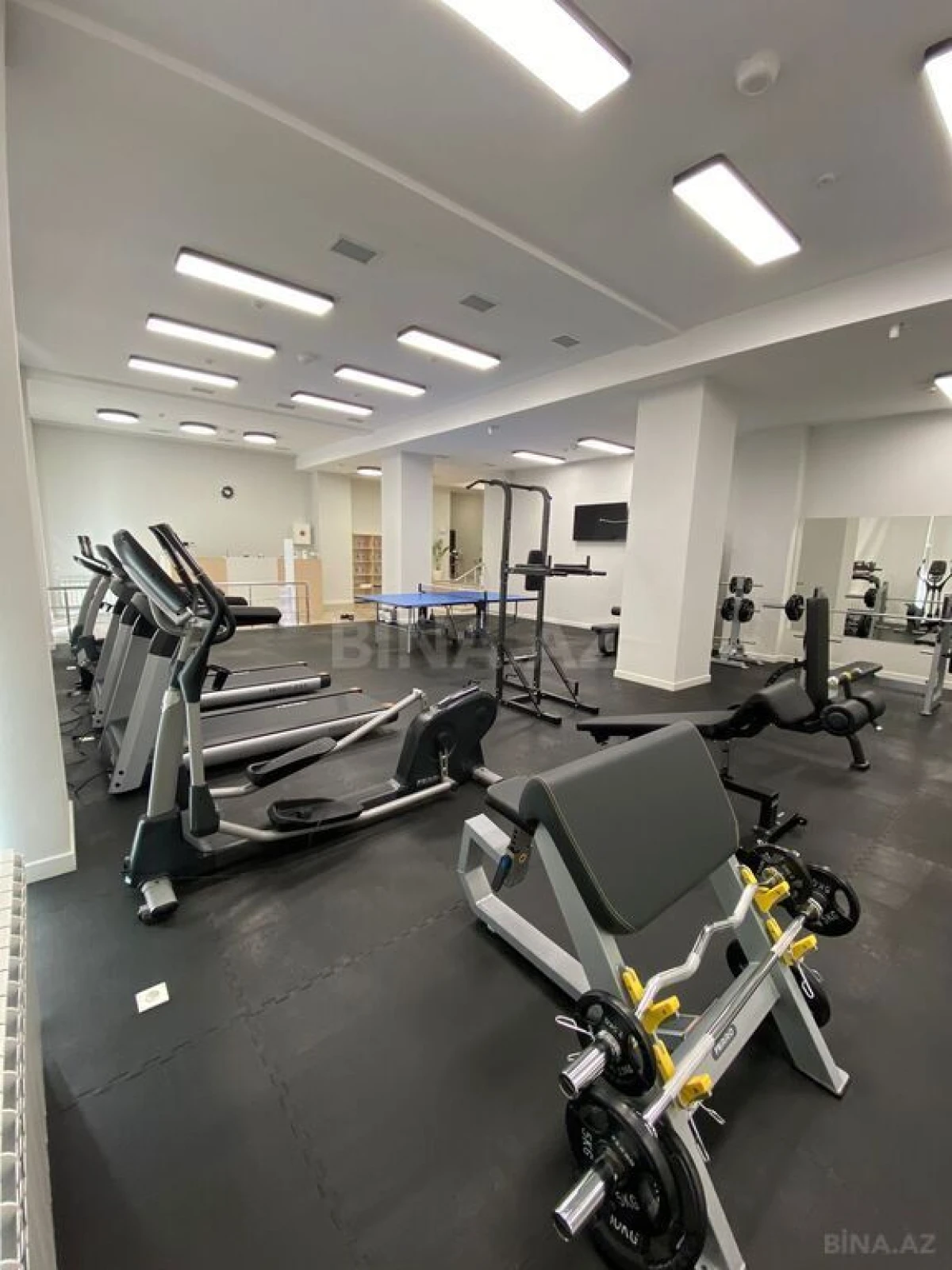 Satılır obyekt 250 m²