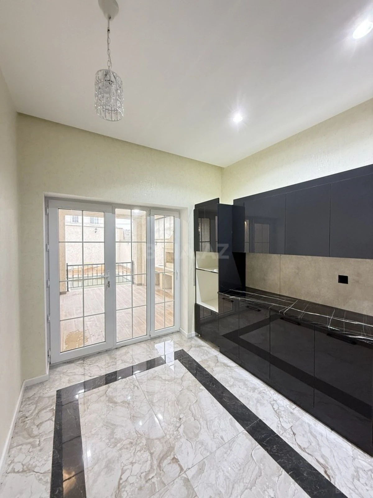 Satılır 4 otaqlı həyət evi 135 m²