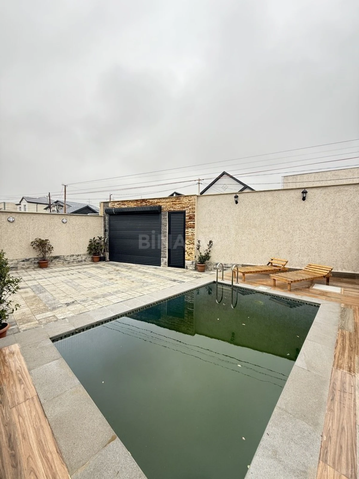 Satılır 4 otaqlı həyət evi 135 m²