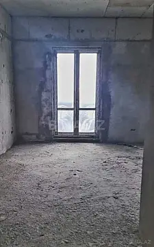 Satılır 3 otaqlı mənzil 175 m²