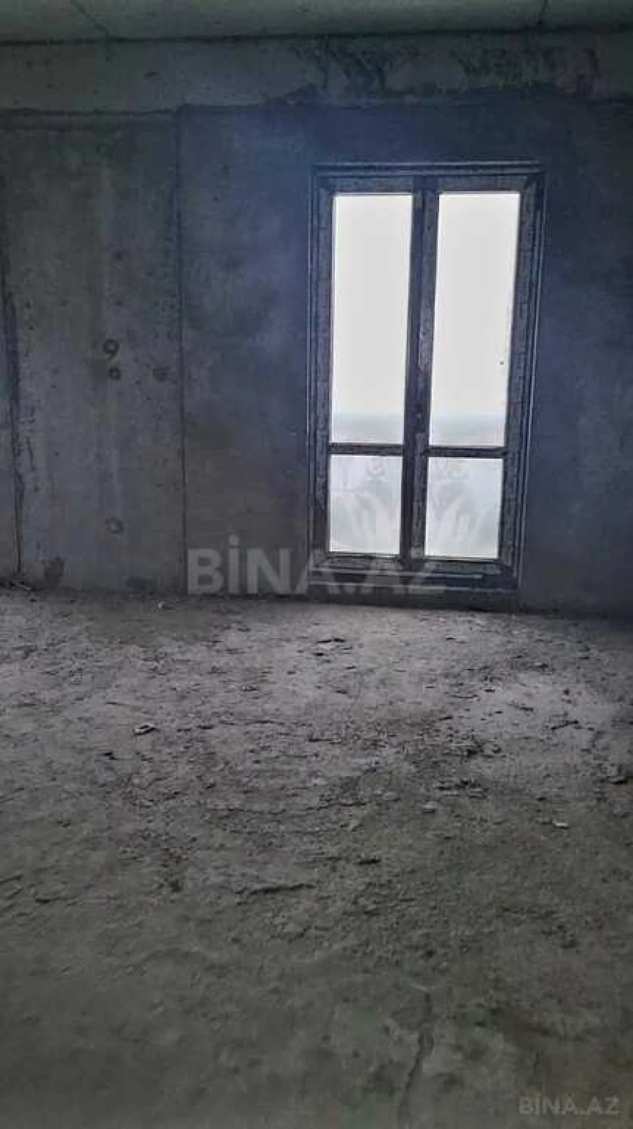 Satılır 3 otaqlı mənzil 175 m²