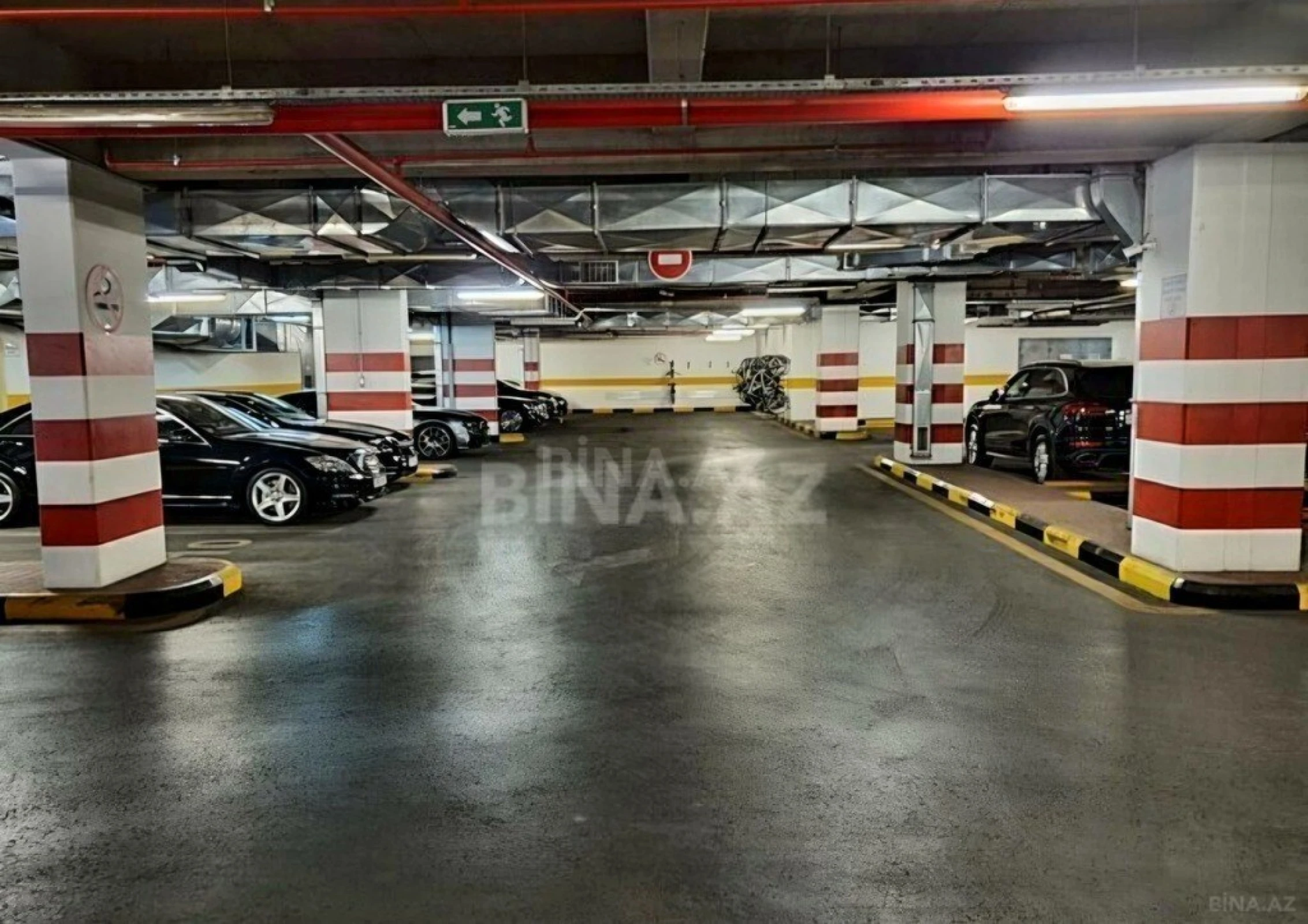 Satılır 3 otaqlı mənzil 175 m²