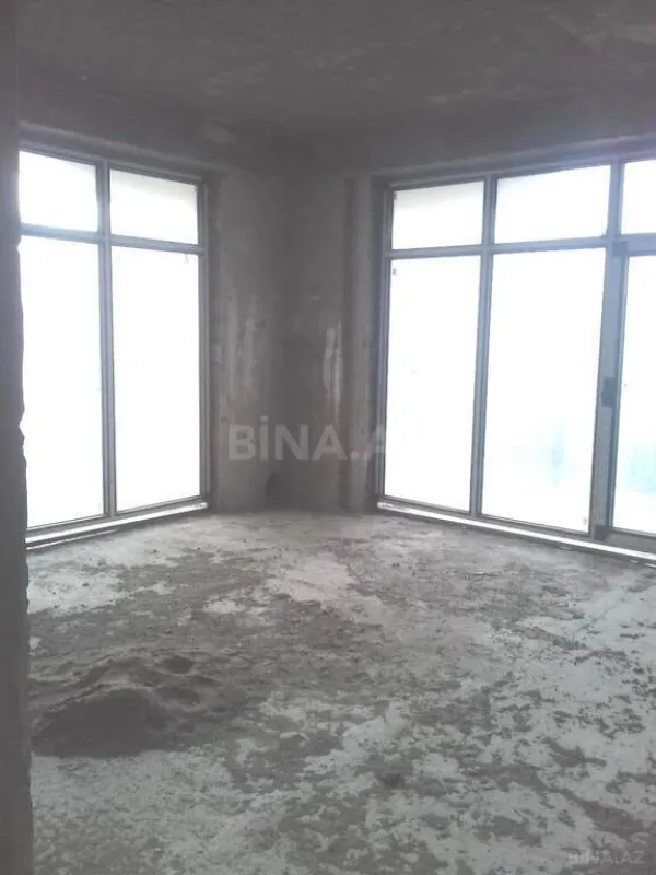 Satılır 3 otaqlı mənzil 140 m²