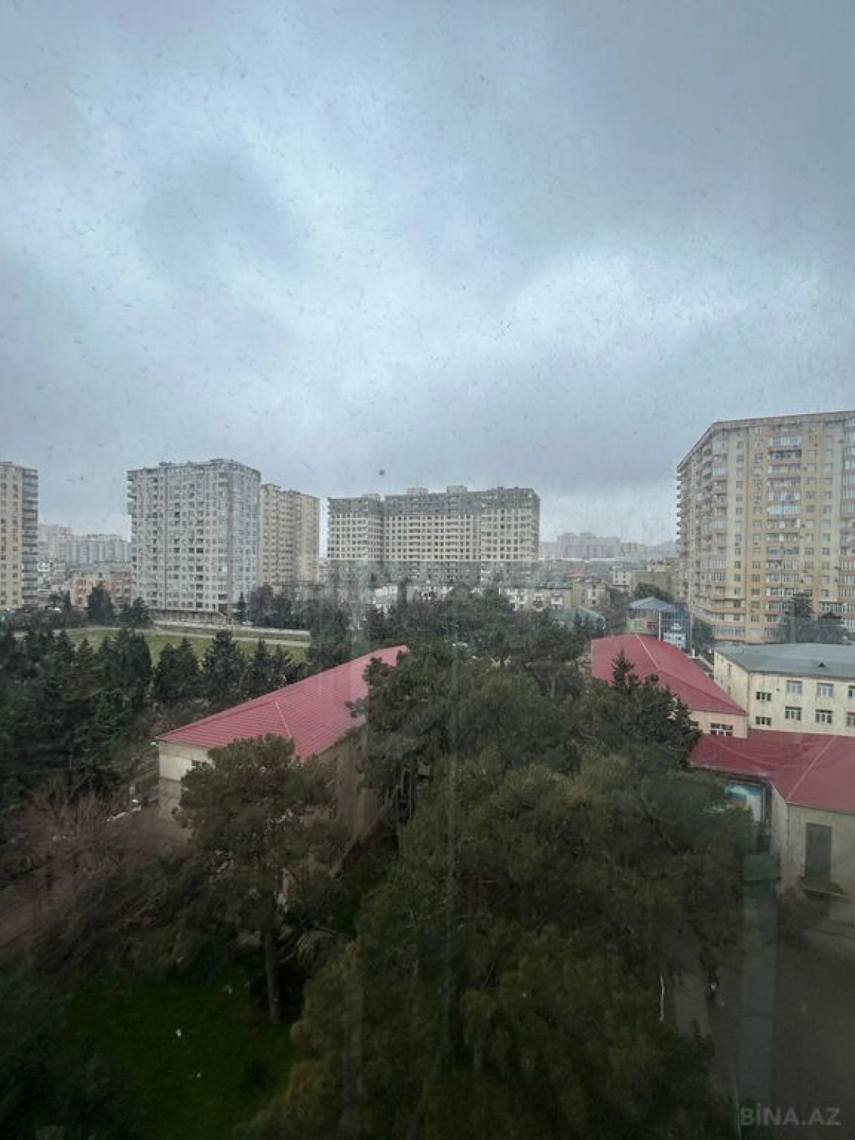 Satılır 3 otaqlı mənzil 140 m²