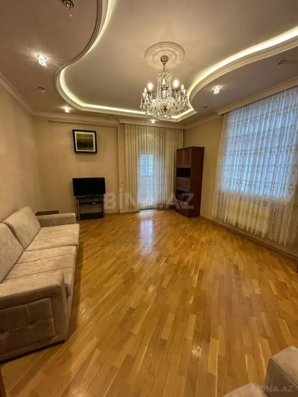 Satılır 3 otaqlı mənzil 140 m²