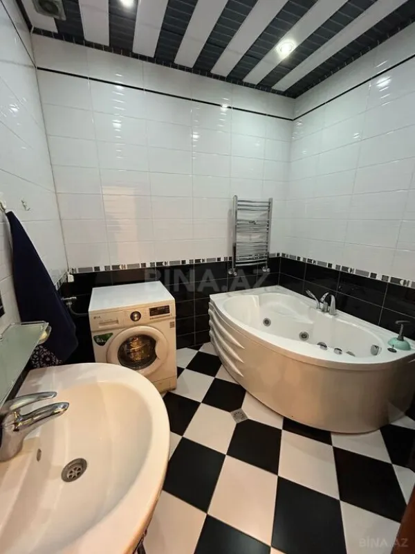 Satılır 3 otaqlı mənzil 140 m²