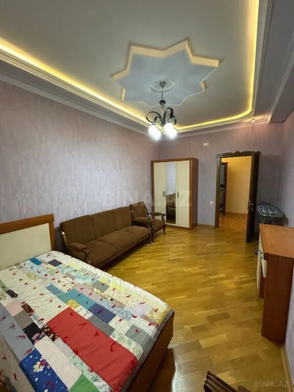 Satılır 3 otaqlı mənzil 140 m²