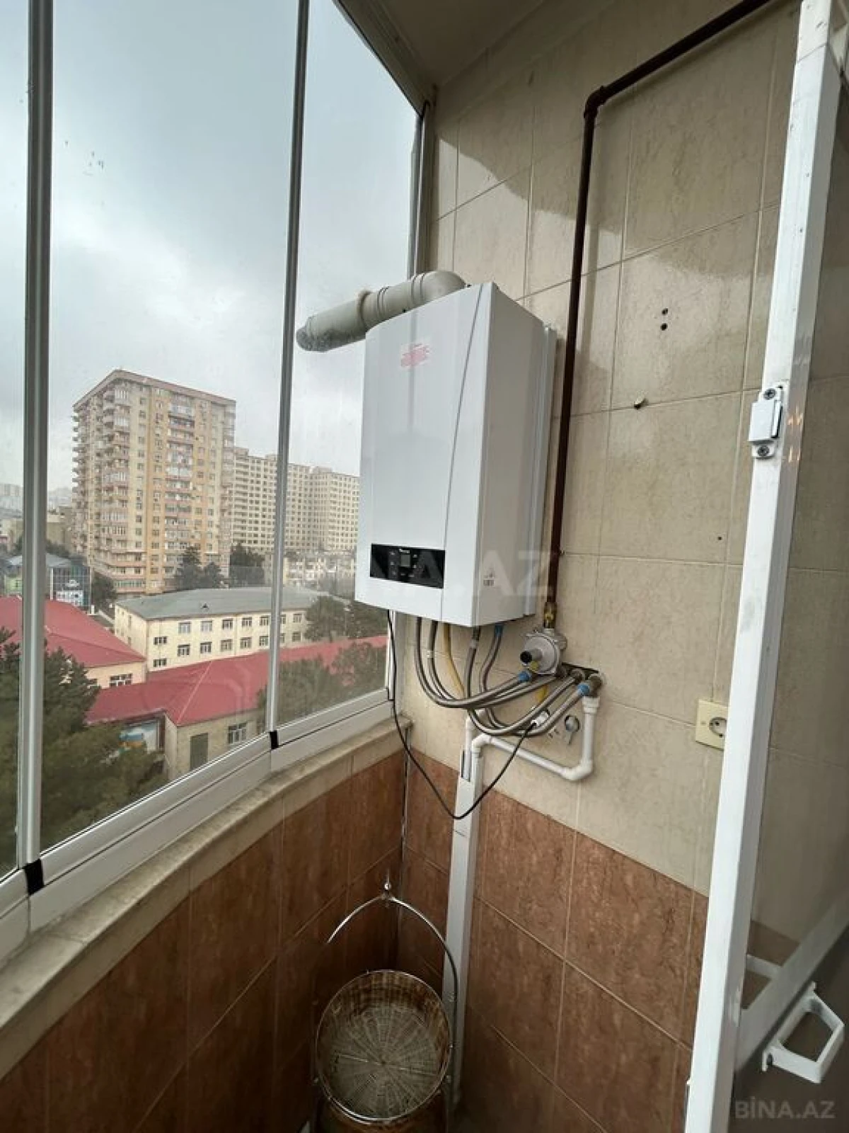 Satılır 3 otaqlı mənzil 140 m²