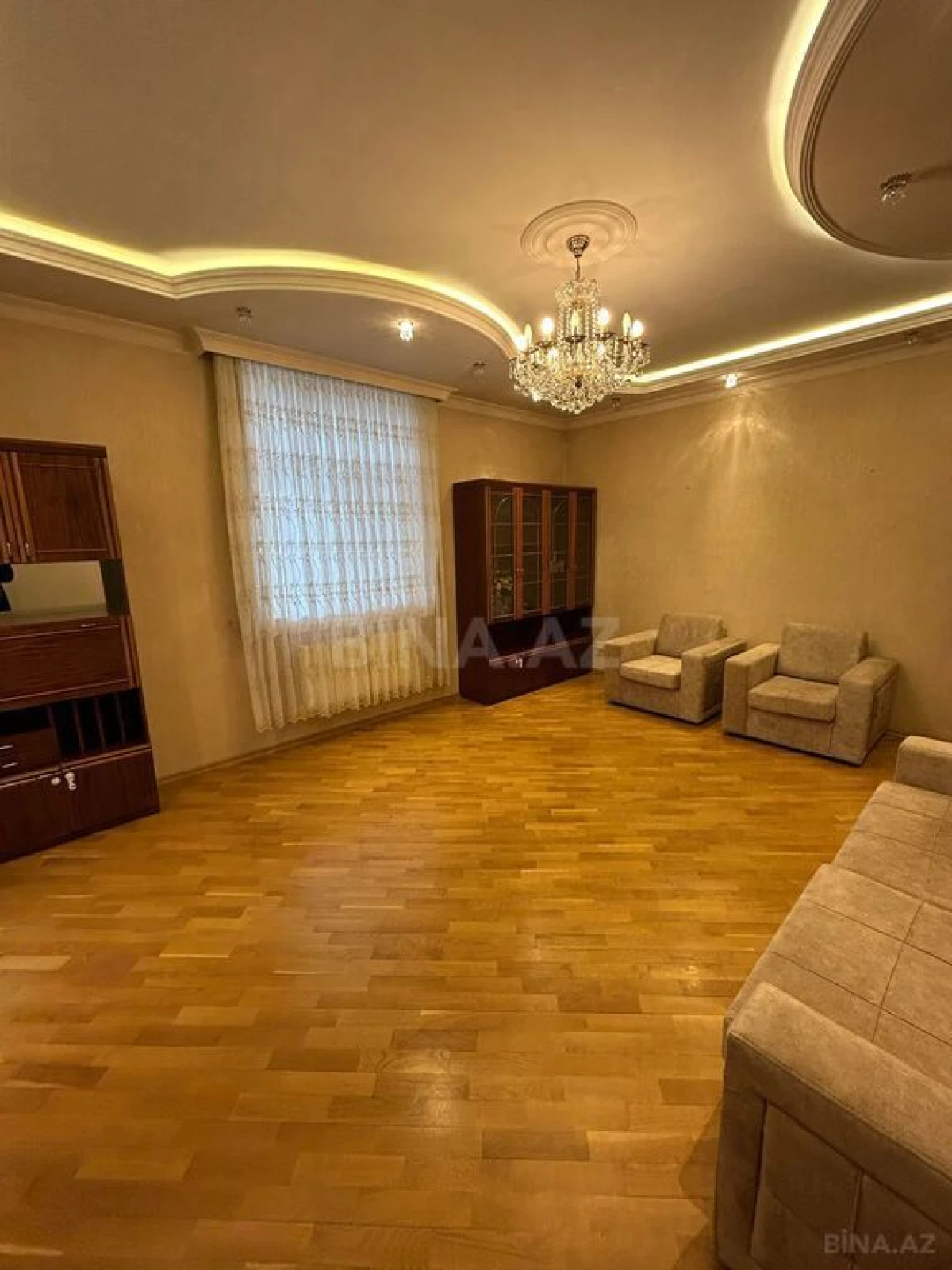 Satılır 3 otaqlı mənzil 140 m²