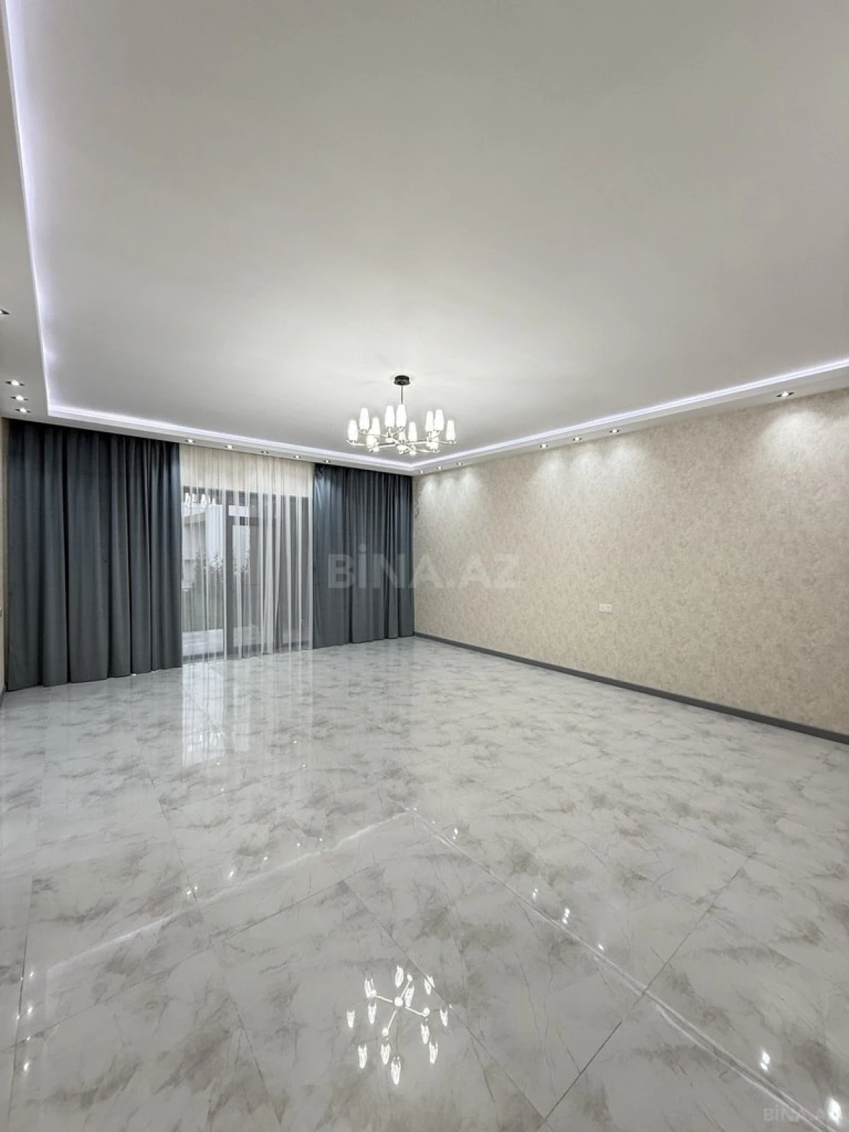 Satılır 5 otaqlı həyət evi 220 m²