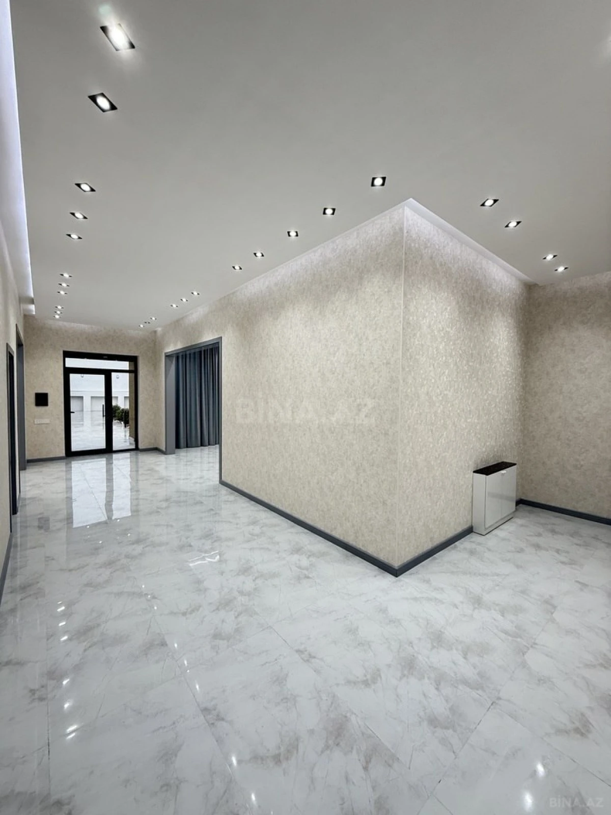 Satılır 5 otaqlı həyət evi 220 m²