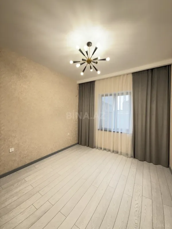 Satılır 5 otaqlı həyət evi 220 m²