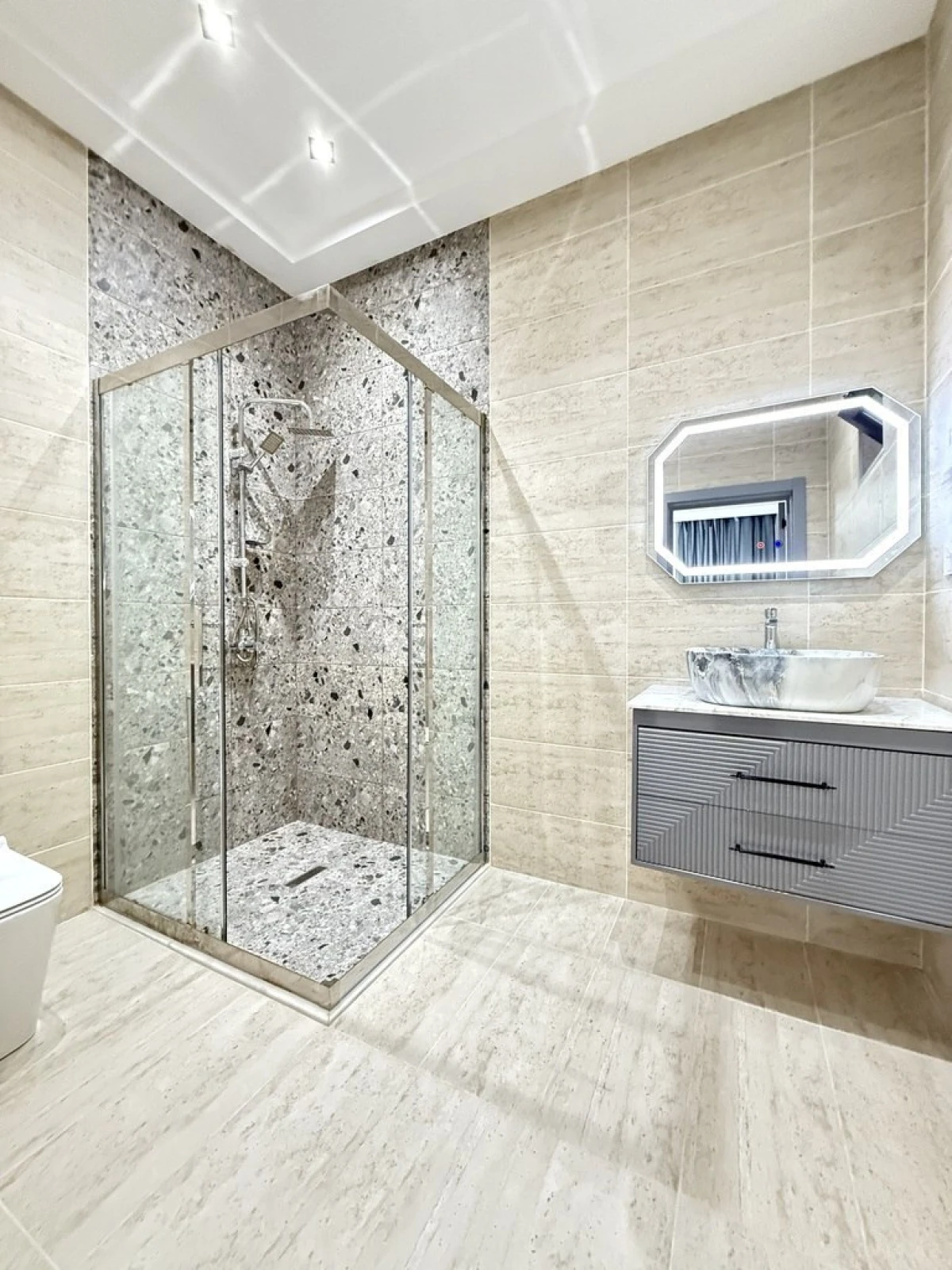 Satılır 5 otaqlı həyət evi 220 m²